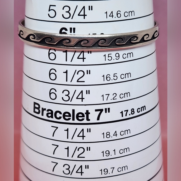 Leroy Honyaktewa Hopi Sterling Wave Cuff - Picture 4 of 5